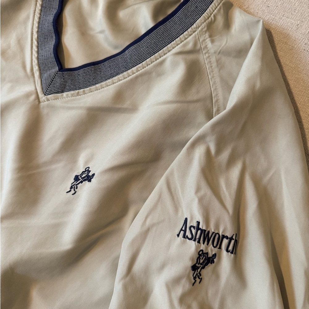 Vintage Ashworth Khaki and Navy V-Neck Pullover - Picture 4 of 9